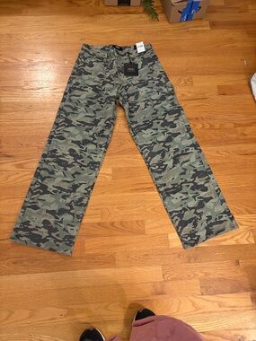 NWT High RiseJust Black Jeans Camo Wide-Leg Pants - Green/Black